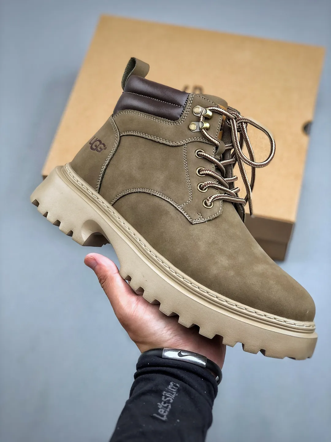Local pick-up💰560 support in-store new arrival🚀UGG new autumn and winter men's mid-top casual Martin boots series, special purchase for quality, high elastic Modern external non-slip rubber foam ultra-light outsole, lace design, very easy to put on and take off, using TPU molded and shaped genuine leather upper material #EVA light wing technology outsole non-slip, wear resistance and good elasticity ❗American light luxury brand [UGG] M Tasman Weather Hybrid Tasman Mixed Series Mid-Height Thick-soled Lightweight Casual Martin Boots" Size: 39-44 (one size larger)